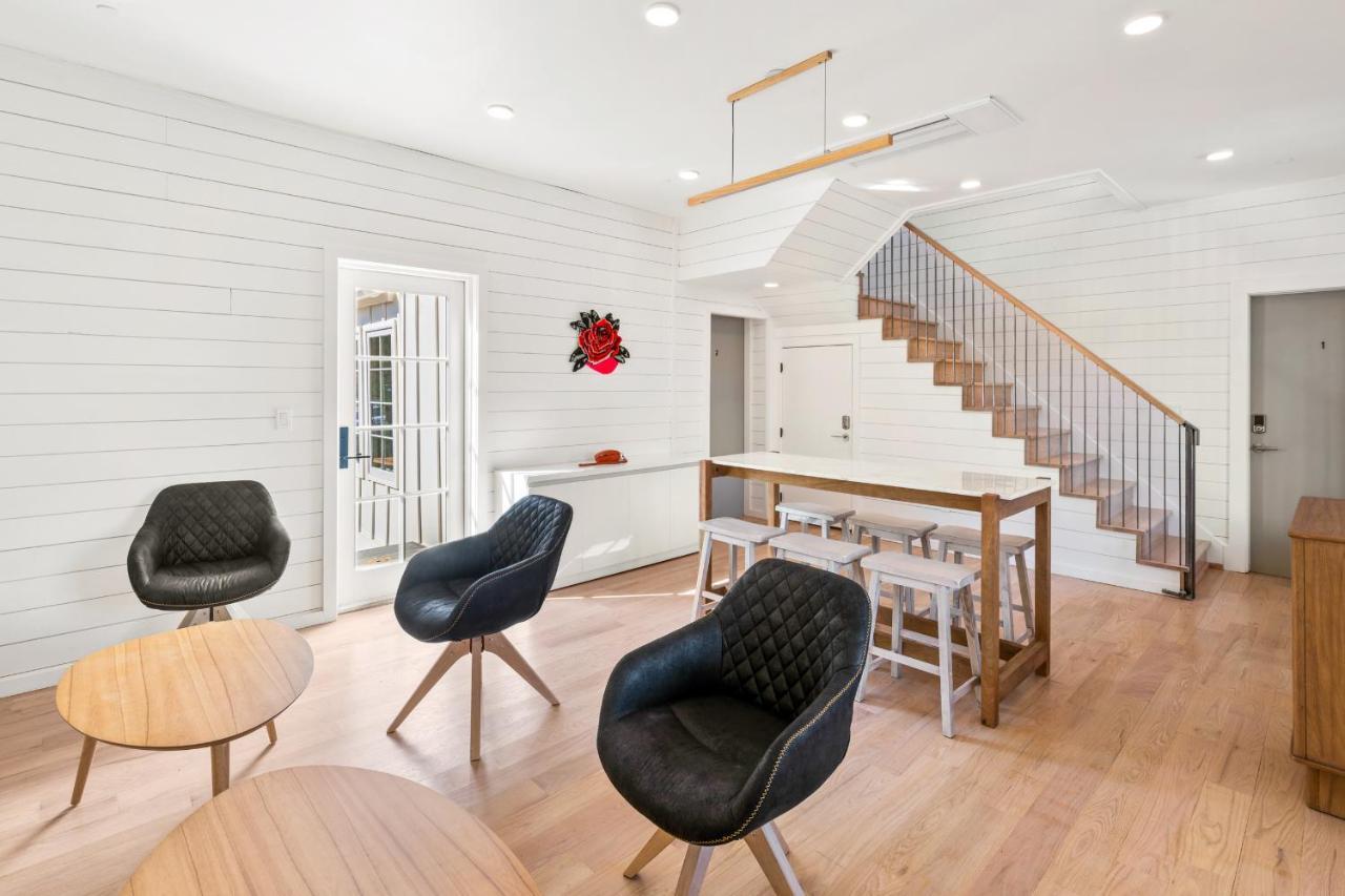 Boutique Room Steps From Downtown Mall Rose Jean Room 3 Charlottesville Exterior photo