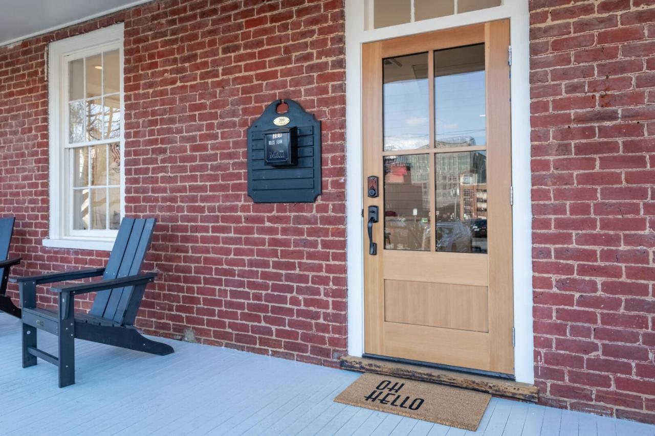 Boutique Room Steps From Downtown Mall Rose Jean Room 3 Charlottesville Exterior photo